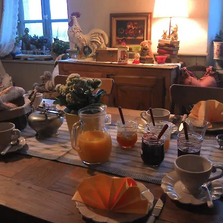 Au Bon Gre D'hugoline לינה וארוחת בוקר 3*