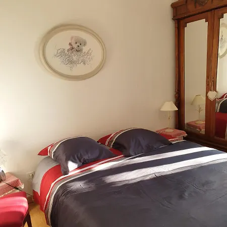 Au Bon Gre D'hugoline לינה וארוחת בוקר 3*