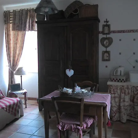 לינה וארוחת בוקר Au Bon Gre D'hugoline