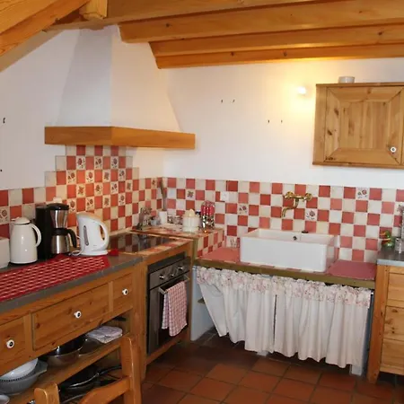 Au Bon Gre D'hugoline לינה וארוחת בוקר 3*